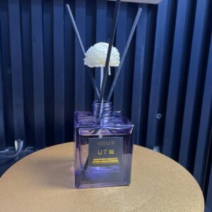 Diffuseur d’Aromathérapie 200 ml – Bouteille en Verre Fleurie | Huiles Essentielles Écologiques | Assainisseur d’Air Reed Diffuser